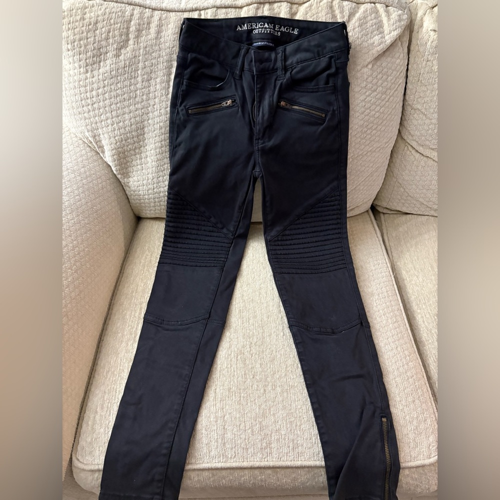 American Eagle Outfitters Black Skinny Jeans with Zipper Details